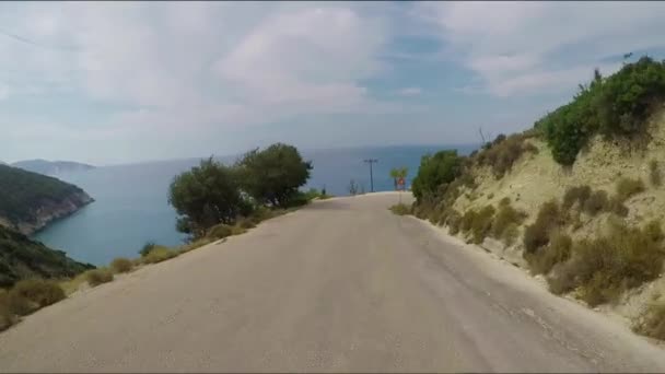 Νησί Παραθαλάσσια Αυτοκίνητο Δρόμου Βόλτα Την Ημέρα — Αρχείο Βίντεο