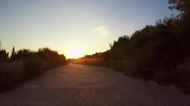 Водіння Автомобіля Острів Захід Сонця Сільська Дорога — стокове відео