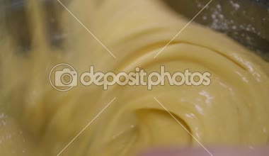 yumurta ve un mutfak Şef hazırlanması 