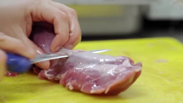 Κοπή Βοείου Κρέατος Και Την Προετοιμασία — Αρχείο Βίντεο