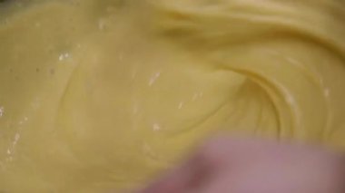 yumurta ve un mutfak Şef hazırlanması 