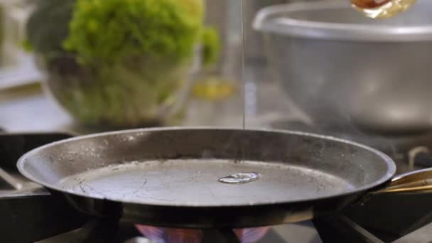 Pannenkoeken Maken Professionele Keuken — Stockvideo