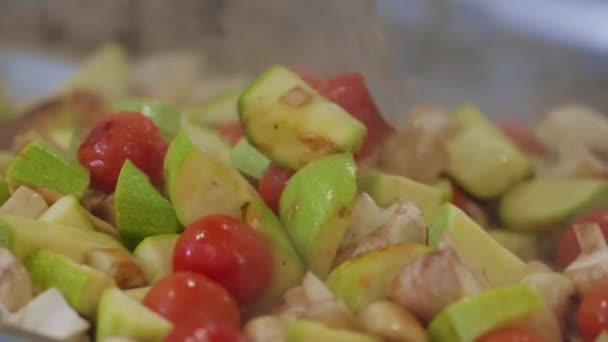在专业烤架上烤的蔬菜 — 图库视频影像