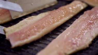 profesyonel ızgara ızgara balık