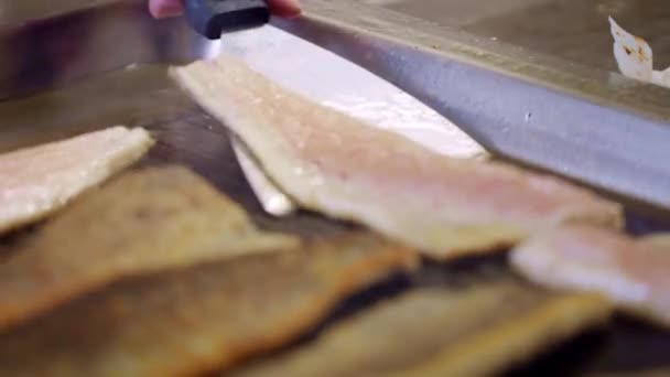 Риба Смажена Професійному Грилі — стокове відео