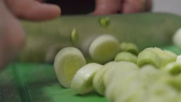 Zubereitung Von Zwiebeln Küchenchef Schneiden — Stockvideo