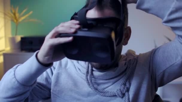 Men Lazy Bag Putting Enjoying Home Virtual Reality Googles — Stock Video