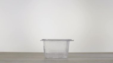 Sıfır atık kavramı yerine plastik beslenme çantası paslanmaz çelik beslenme çantası kullanın. Yeşil ve bilinçli yaşam kavramı. Stüdyo vurdu. Yeniden kullanılabilir git gıda konteyner fikirler. 