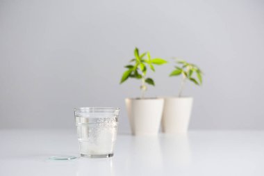 bardak su efervesan tablet