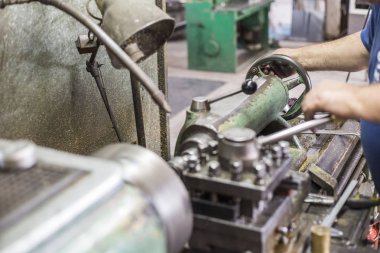 Metal malzeme işleme için torna