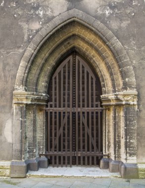 Eski kapı arka plan dışarı