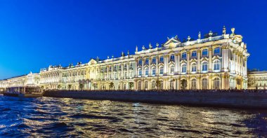 Saint petersburg geceleri