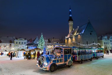 Raekoja tabaklarında Noel, Tallinn