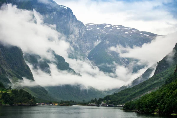 Bergen Wolken — Stockfoto