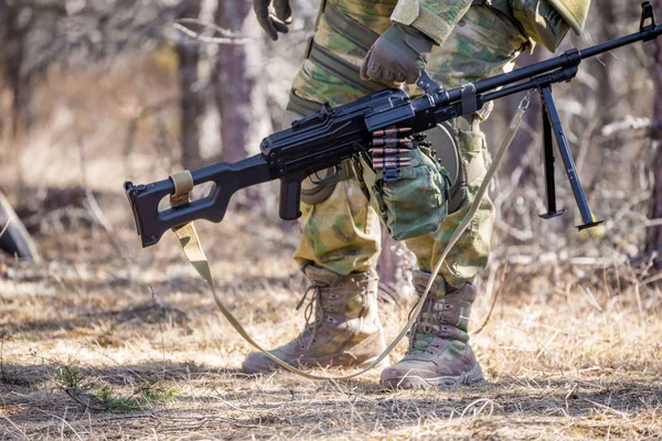 Soldier Taking Heavy Machine Gun Ground — Stock Photo, Image