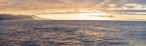 Bela Vista Panorâmica Pôr Sol Oceano Atlântico Perto Costa Husavik — Fotografia de Stock