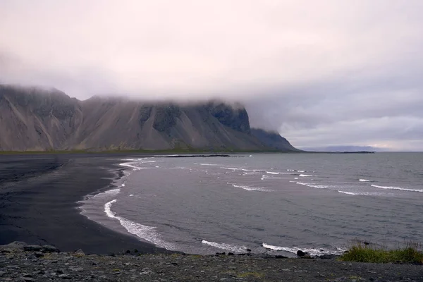 Prachtig Uitzicht Het Strand Van Stokksnes Vestrahorn Berg Achtergrond Ten — Stockfoto