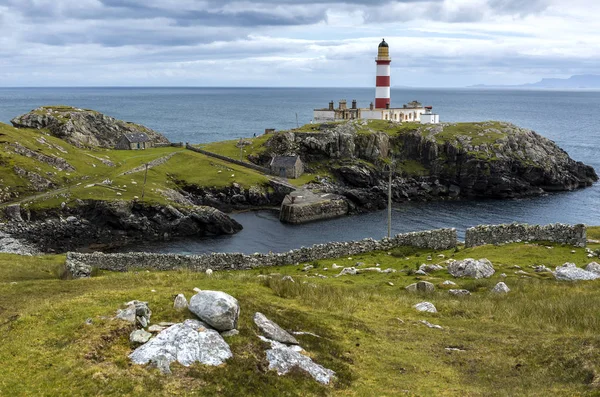 Eilean glas leuchtturm auf scalpay, schottland, vereinigtes königreich, uk. — Stockfoto