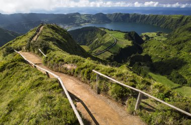 Görüntü: Miradouro da Boca do Inferno to Sete Citades, Sao Miguel, Azores Adaları, Portekiz.
