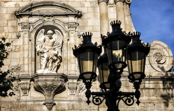 Barceloneta quarter, church, iglesia Sant Miquel del Port, baroque style, maritime quarter of Barcelona. — Stock Photo, Image