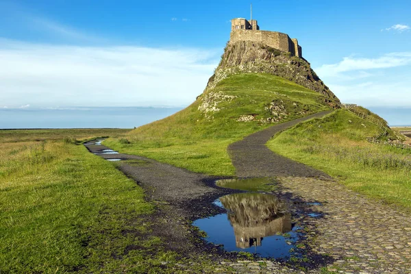 Lindisfarne Castle aan de Northumberland Coast, Engeland. — Stockfoto