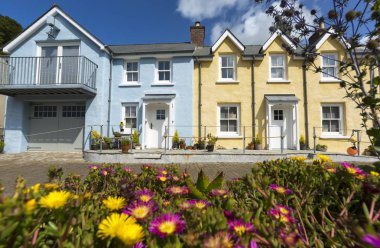 Fishguard eski alt şehir evleri, Pembrokeshire, Galler, İngiltere.