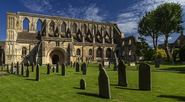 Malmesbury Abbey byggdes på 12-talet i den lilla Wiltshir — Stockfoto