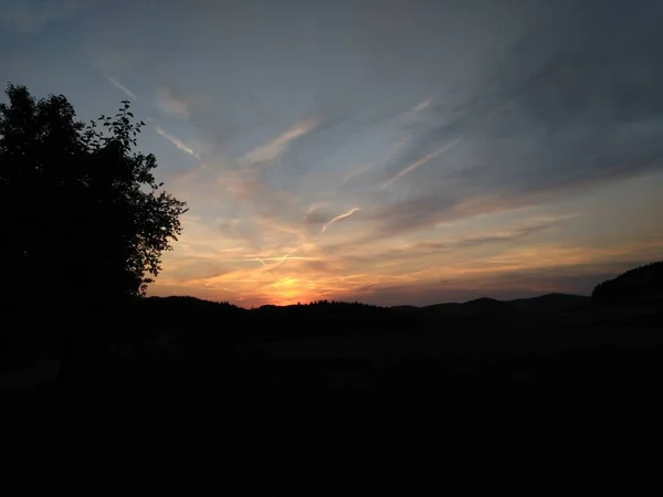 Sonnenuntergang Der Offenen Landschaft Schafft Eine Beeindruckende Atmosphäre — Stockfoto
