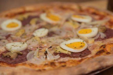 Pizza yumurta - seçici odak ile