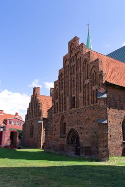 Ziyaretçi mıknatısı: Tuğla Gotik tarzında Aziz Olai Katedrali - Helsingor, Danimarka