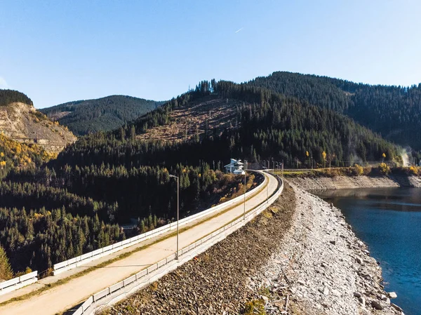 Vista Aerea Della Strada Lungo Riva Del Lago Pietra Pineta — Foto Stock