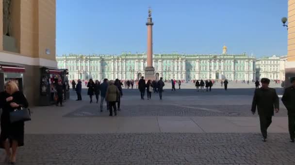 Rússia São Petersburgo Abril 2019 Praça Palácio Museu Hermitage Coluna — Vídeo de Stock