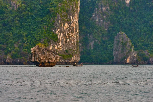 Tourist Junks Halong Bay Vista Panorámica Del Atardecer Halong Bay —  Fotos de Stock