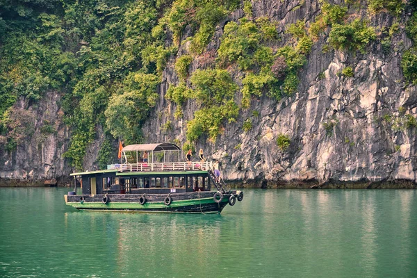 Tourist Junks Halong Bay Vista Panorámica Del Atardecer Halong Bay —  Fotos de Stock