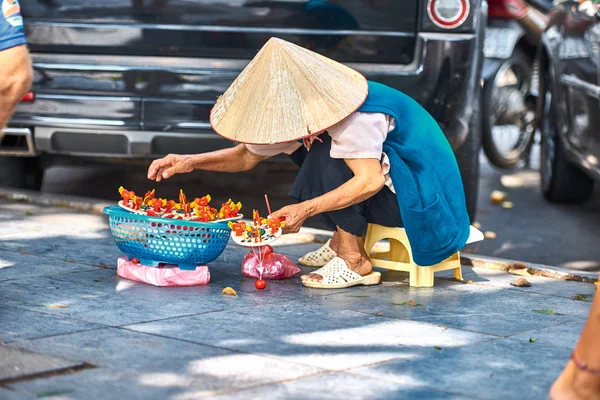 Hanoj Vietnam Listopadu 2014 Neidentifikovaný Dodavatele Trhu Městě Hanoj Vietnamský — Stock fotografie