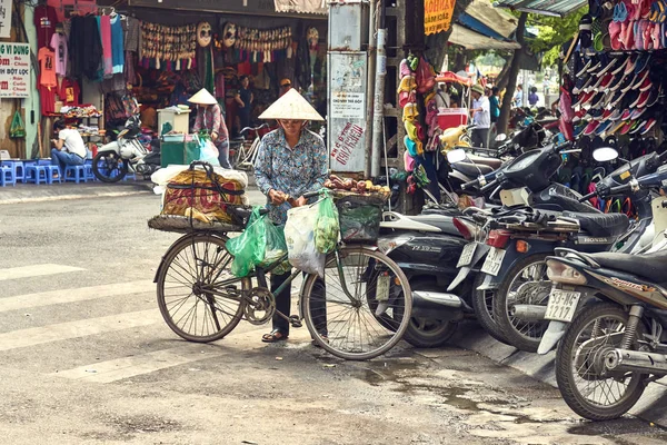 Hanoj Vietnam Listopadu 2014 Neidentifikovaný Dodavatele Trhu Městě Hanoj Vietnamských — Stock fotografie