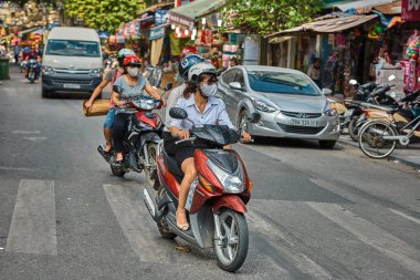 Hoi An, Vietnam - 28 Kasım 2014:crazy motosiklet trafik, trafik sıkışıklığı şehrin Hanoi, Vietnam