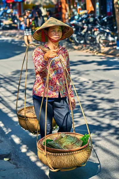 Hanoj Vietnam Listopadu 2014 Neidentifikovaný Dodavatele Trhu Městě Hanoj Vietnamských — Stock fotografie