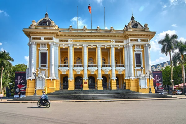 Ha Noi, Vietnam-28 Kasım 2014:Font görünümünde of Hanoi Opera House Hanoi capital