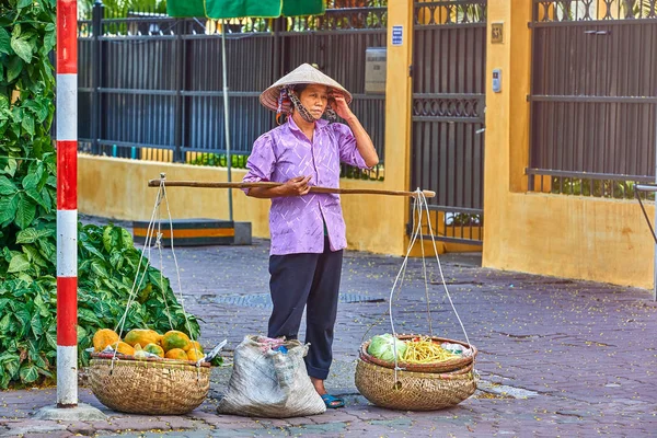 Hanoj Vietnam Listopadu 2014 Neidentifikovaný Dodavatele Trhu Městě Hanoj Vietnamských — Stock fotografie