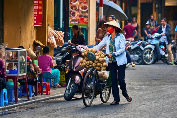 Hanoj Vietnam Listopadu 2014 Neidentifikovaný Dodavatele Trhu Městě Hanoj Vietnamských — Stock fotografie