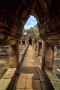 Angkor Wat karmaşık tapınakta Baphuon popüler turistik, Angkor Wat Archaeological Park Siem Reap, Kamboçya Unesco Dünya Mirası Siteco dünya mirası olarak görülmektedir