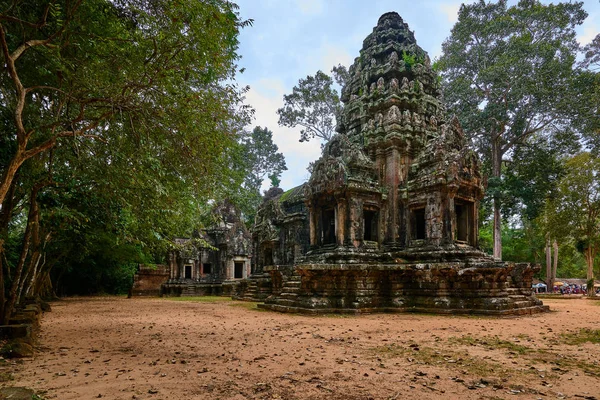 アンコール トムのコンプレックス シェムリ アップ カンボジア世界遺産のアンコール ワット遺跡公園の仏教寺院 — ストック写真