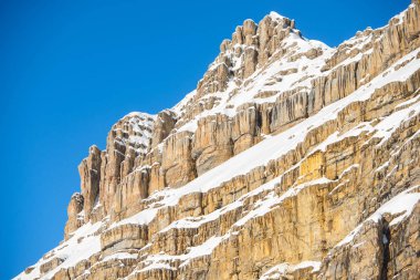 Güzel kış dağlar Kayak Merkezi Madonna di Campiglio Alpler'de Dolomit Madonna di Campiglio.Panoramic manzara manzara. İtalya