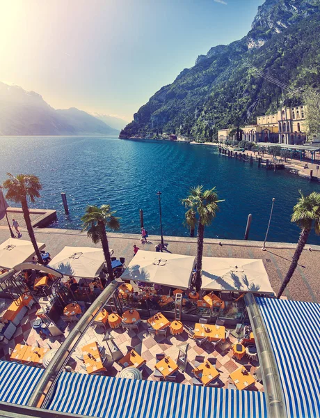 Güzel Garda Gölü Manzarası Bir Riva Del Garda Şehir Garda — Stok fotoğraf