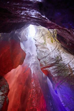 Şelale Varone mağara Garda Gölü, Varone, Trentino Alto Adige, İtalya gorge görünümünü yakın park