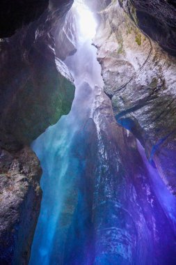 Şelale Varone mağara Garda Gölü, Varone, Trentino Alto Adige, İtalya gorge görünümünü yakın park