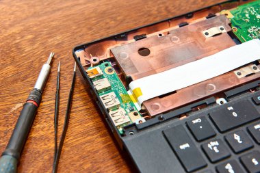 bir bilgisayar, profesyonel laptop onarım tamir, seçici odak ile yakın çekim