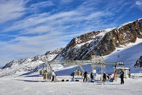 Val Senales Italy November 2014 Skiers Skilift Skiers Slope Ski — Stock Photo, Image