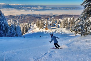 Dağ kayak merkezi, Romanya, Transilvanya, Brasov, Brüksel Brasov, Postavarul Dağları